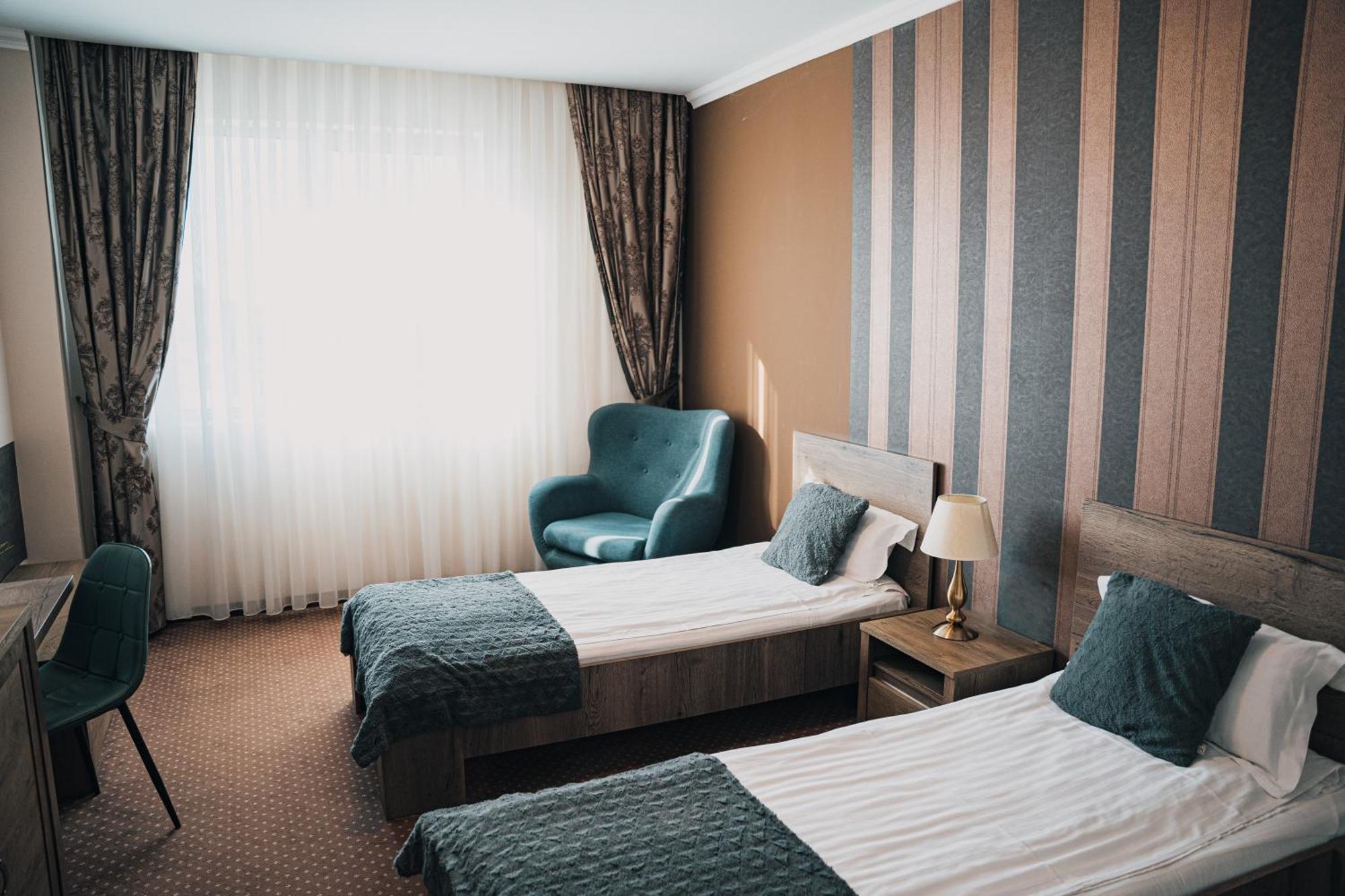 Sky Hotel Oradea Zewnętrze zdjęcie