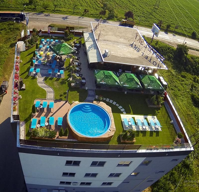 Sky Hotel Oradea Zewnętrze zdjęcie