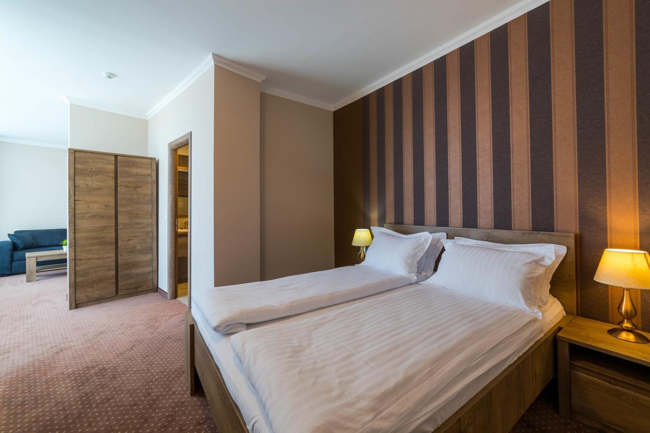 Sky Hotel Oradea Zewnętrze zdjęcie